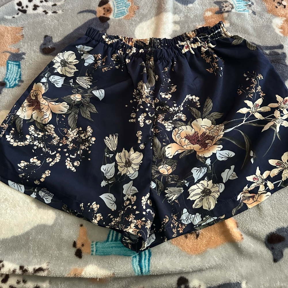 Women’s Shein navy floral shorts size medium